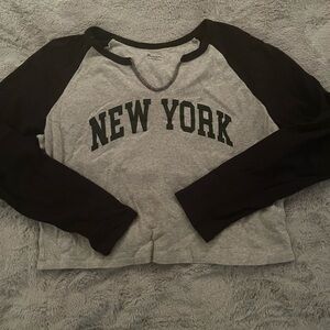 No Boundaries Gray and Black Raglan Crop Tee